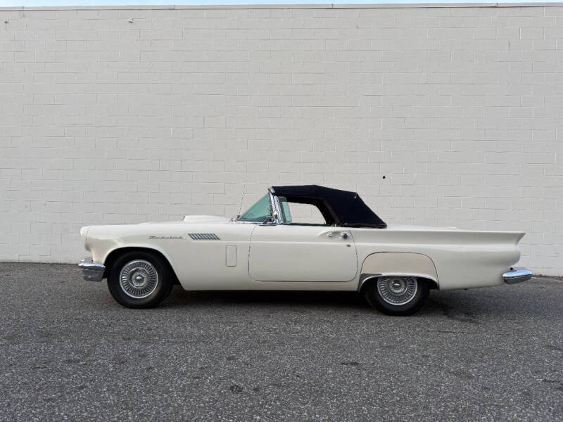 1957 Ford Thunderbird