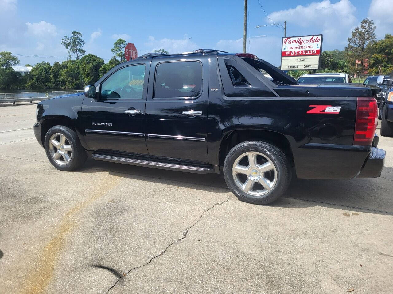 2012 Chevrolet Avalanche for sale at FAMILY AUTO BROKERS in Longwood, FL