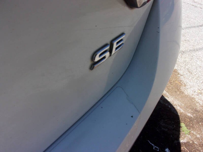 Image 4 of 2016 Toyota Camry SE