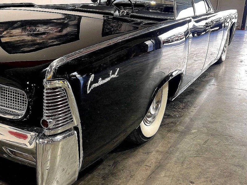 1961 Lincoln Continental