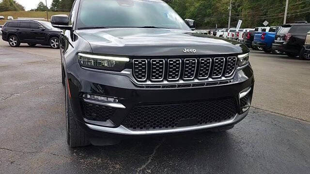 2022 Jeep Grand Cherokee Summit