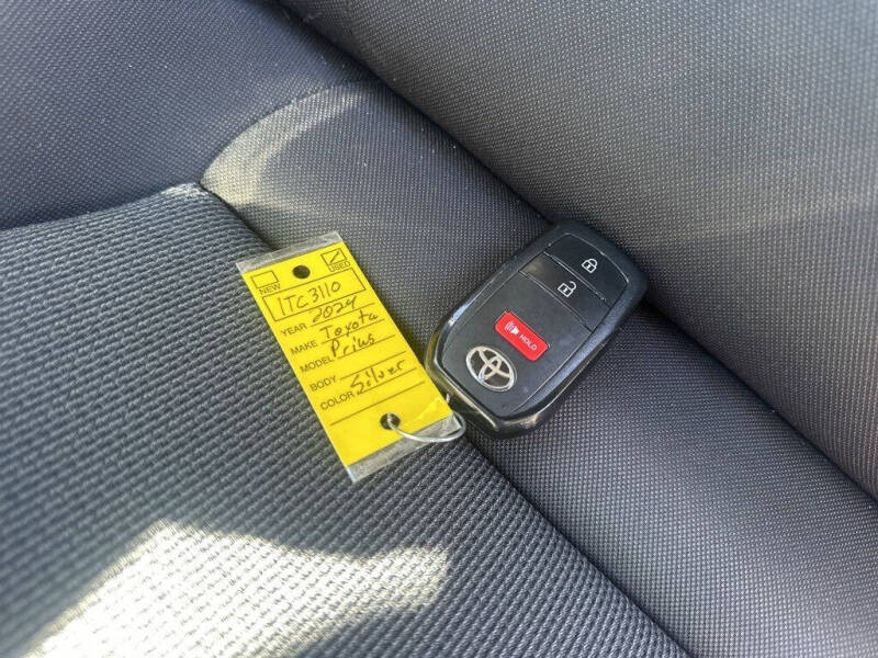 2024 Toyota Prius LE