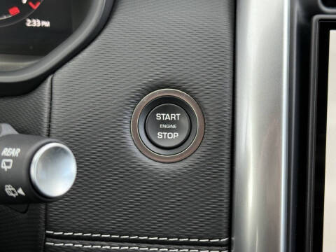 2025 Land Rover Discovery P300 Dynamic SE