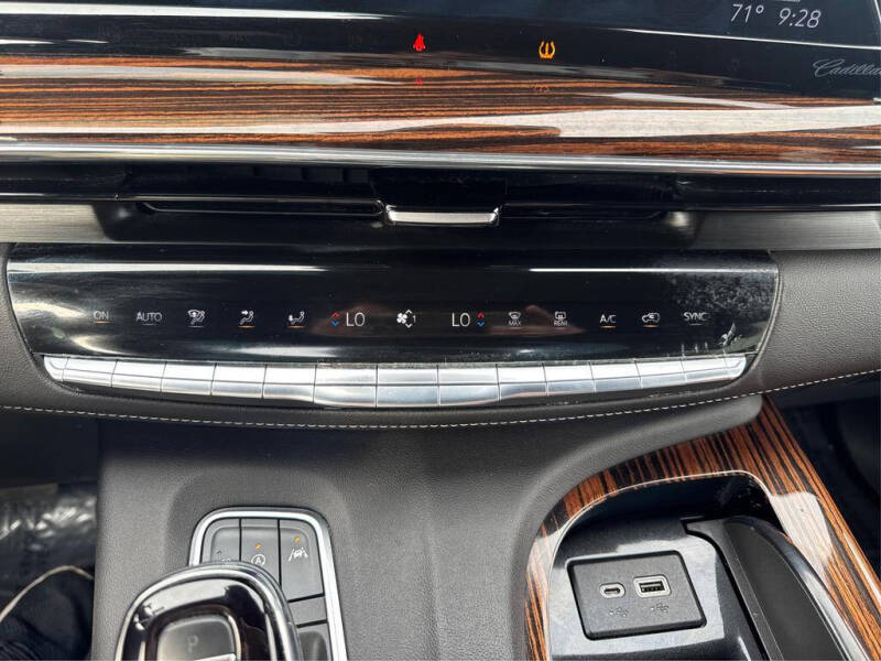 2023 Cadillac Escalade Luxury