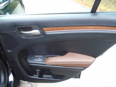 2013 Chrysler 300 C John Varvatos Luxury Edition