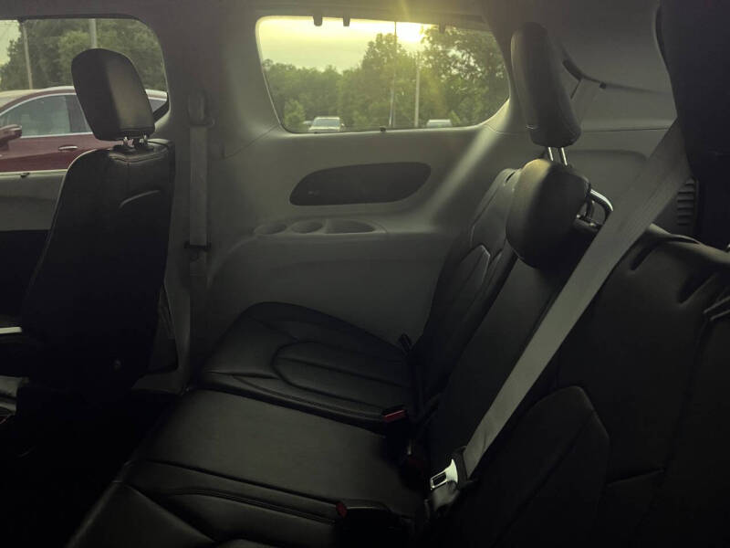 2017 Chrysler Pacifica Touring-L Plus