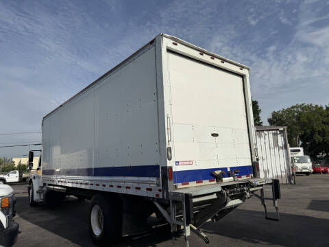 2017 Freightliner M2 106