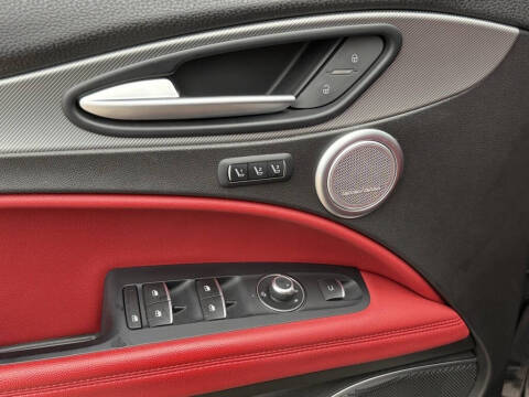 2019 Alfa Romeo Stelvio Ti Sport