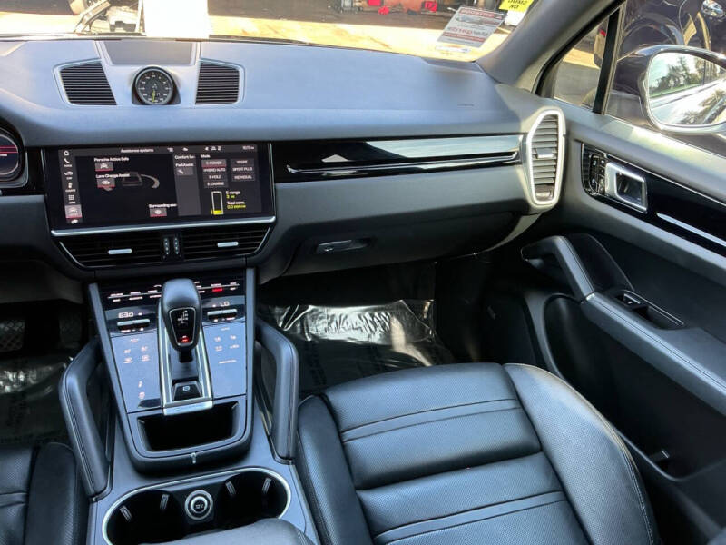 2020 Porsche Cayenne E-Hybrid