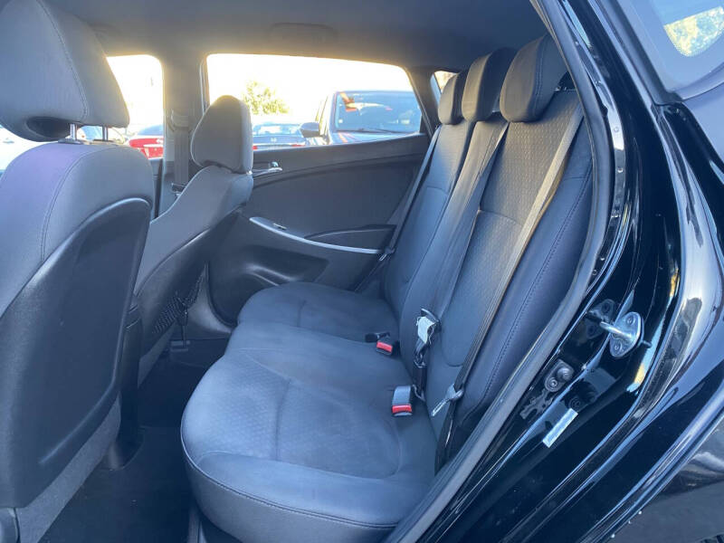 2013 Hyundai Accent SE