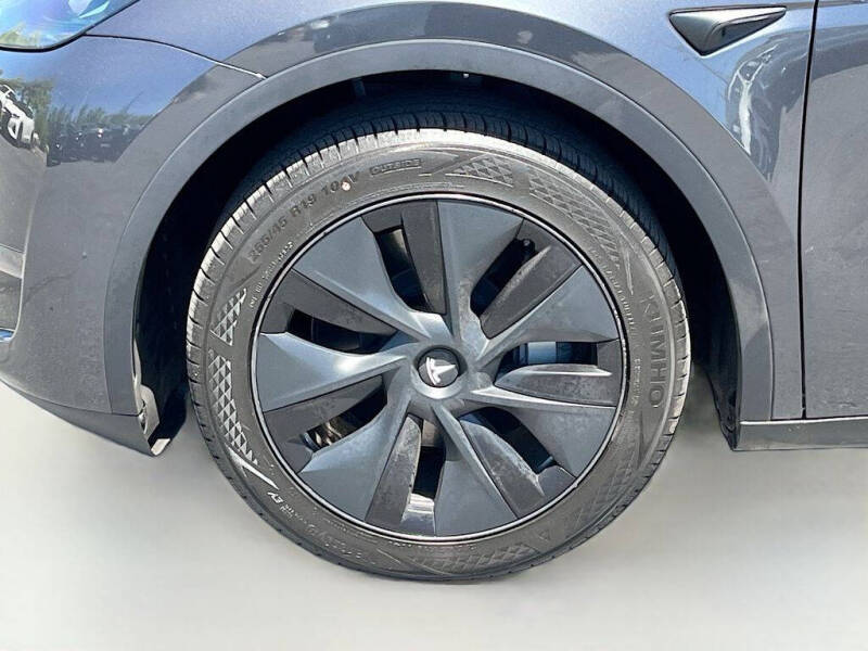 2025 Tesla Model Y Long Range