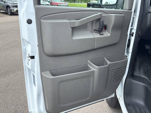 2025 Chevrolet Express 2500