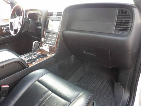 2016 Lincoln Navigator Select