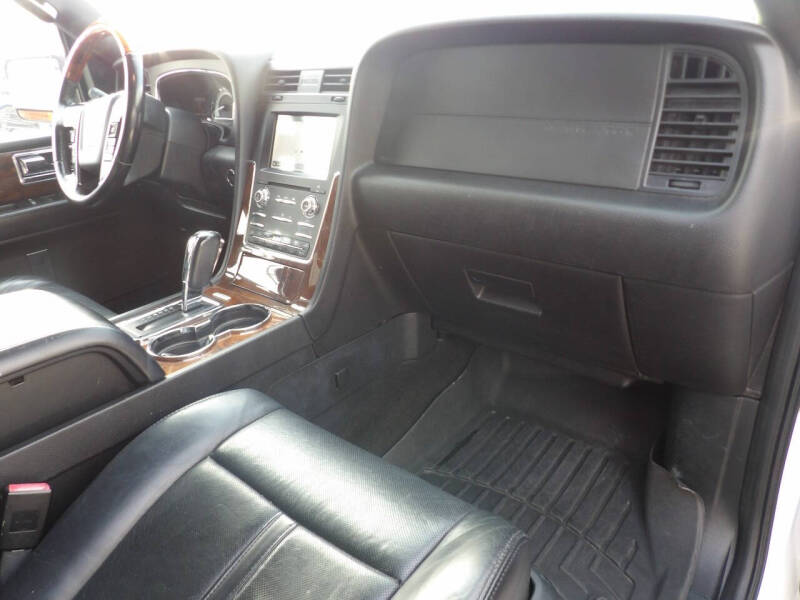 2016 Lincoln Navigator Select