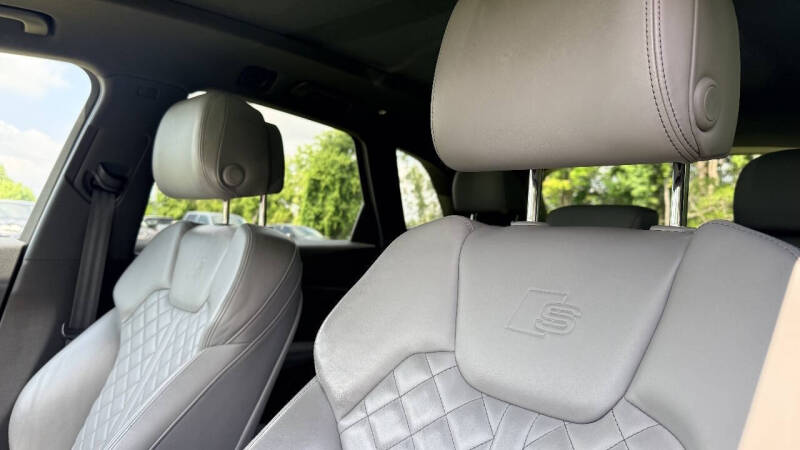 2019 Audi SQ5 3.0T quattro Premium Plus