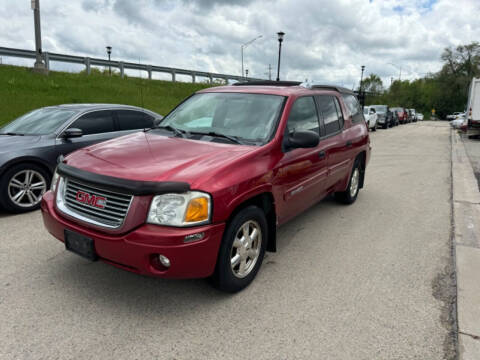 2004 GMC Envoy XUV for sale at AUTOSAVIN in Villa Park IL