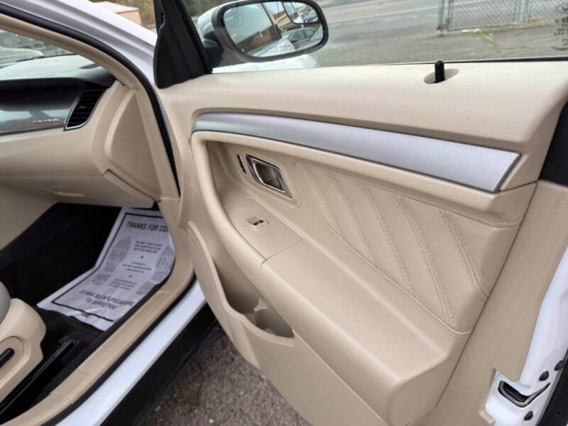 2013 Ford Taurus SEL