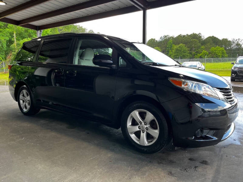 2016 Toyota Sienna LE 8-Passenger