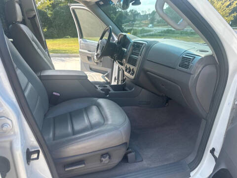 2004 Ford Explorer XLT
