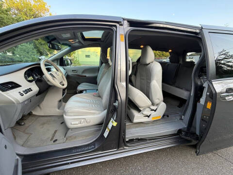 2014 Toyota Sienna