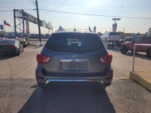 2020 Nissan Pathfinder S