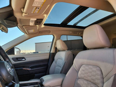 2022 Nissan Pathfinder SV