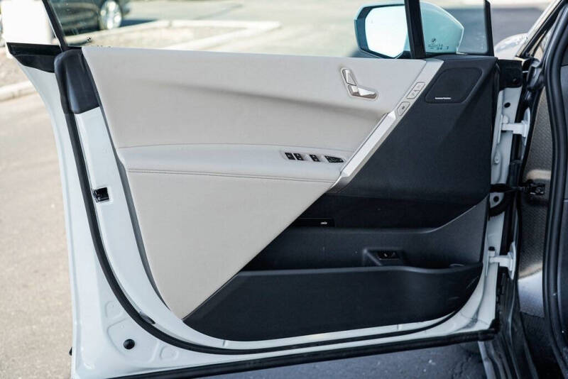 2025 BMW iX xDrive50