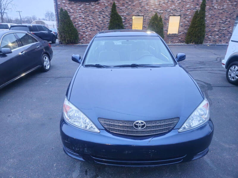 2004 Toyota Camry LE photo 2