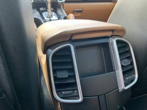 2014 Porsche Cayenne Platinum