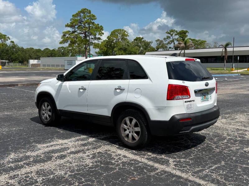 2011 Kia Sorento LX
