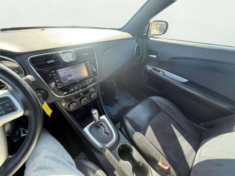 2013 Chrysler 200 S