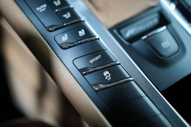 2015 Porsche Macan S