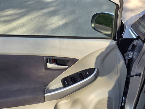 2010 Toyota Prius II