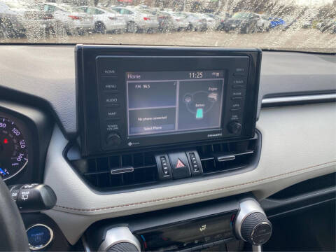 2022 Toyota RAV4 Hybrid XLE Premium