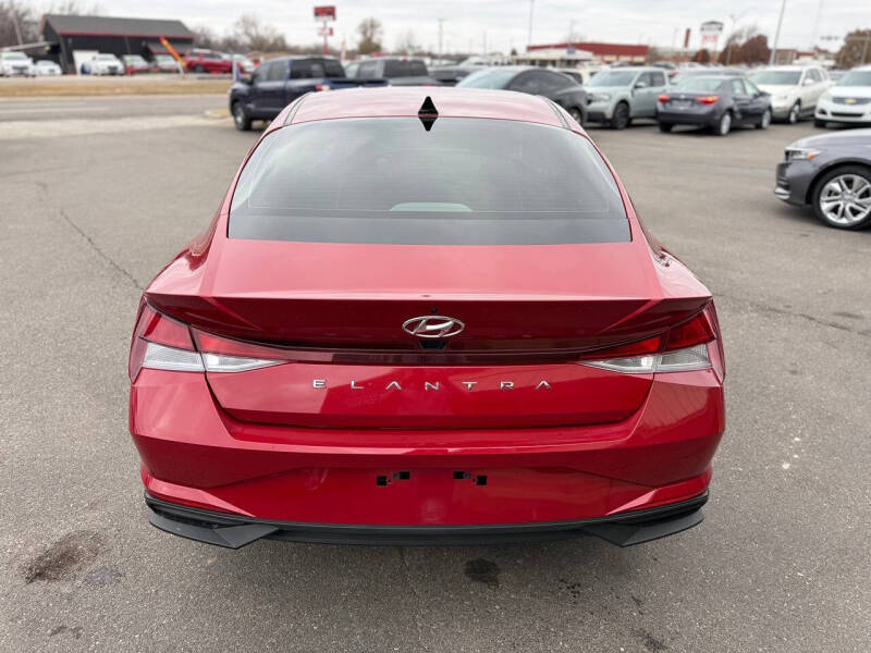 2023 Hyundai Elantra SEL