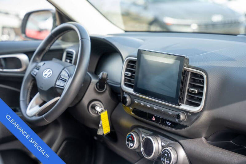 2023 Hyundai Venue SEL