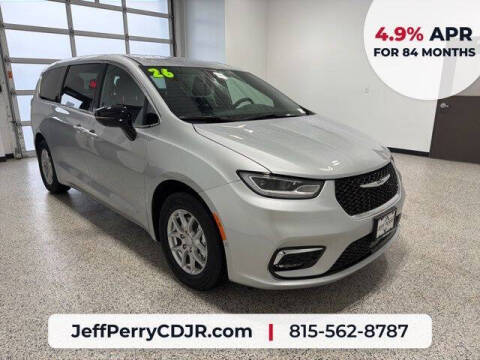2026 Chrysler Pacifica Select