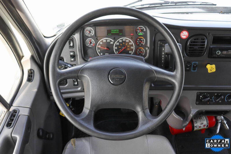2018 Freightliner M2 106