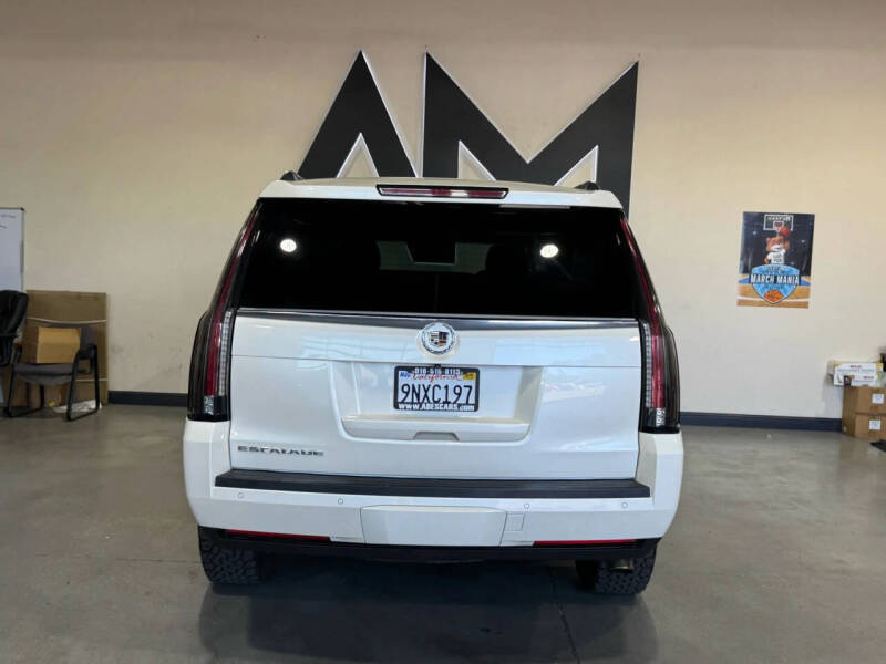 2015 Cadillac Escalade Luxury