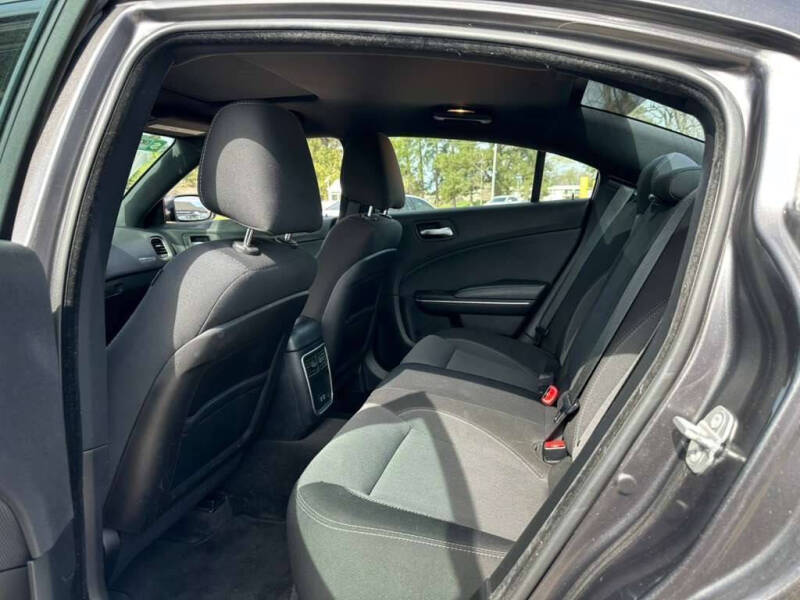 2016 Dodge Charger SE