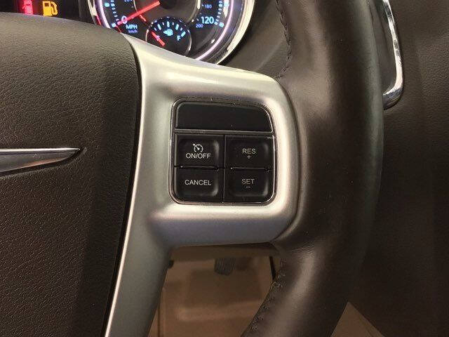 2015 Chrysler Town and Country Touring-L