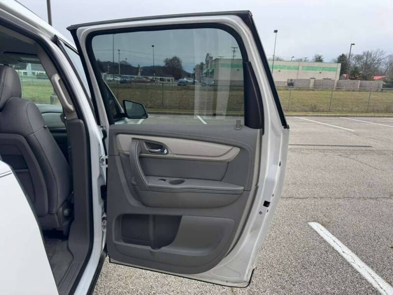 2017 Chevrolet Traverse LS