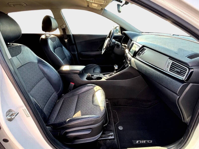 2017 Kia Niro EX