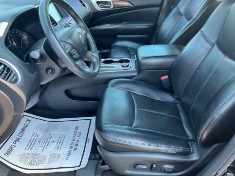 2017 Nissan Pathfinder Platinum