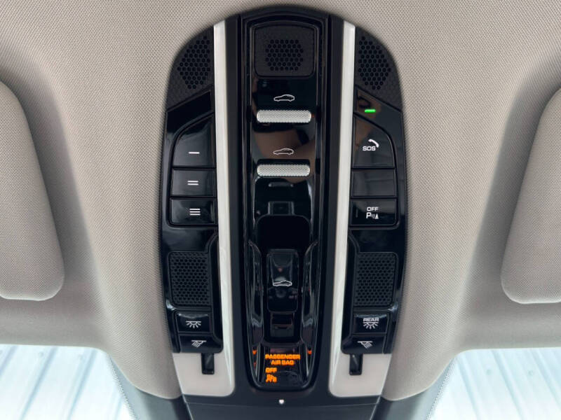 2022 Porsche Panamera Platinum Edition