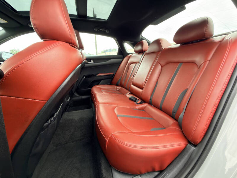 2022 Kia K5 GT-Line