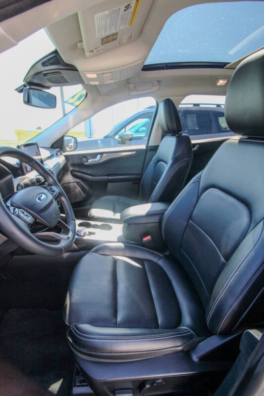 2022 Ford Escape Titanium