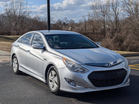 2012 Hyundai Sonata Hybrid for sale at Meramec Auto Sales in Valley Park MO