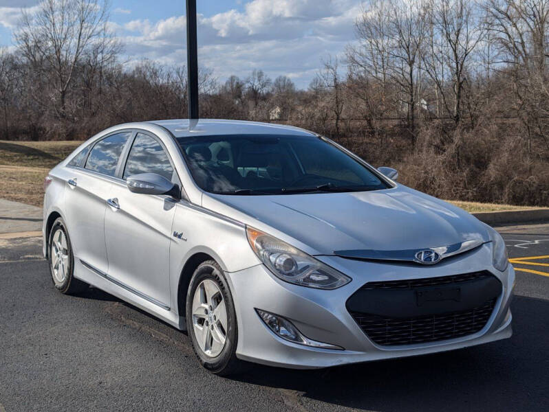 2012 Hyundai Sonata Hybrid for sale at Meramec Auto Sales in Valley Park MO