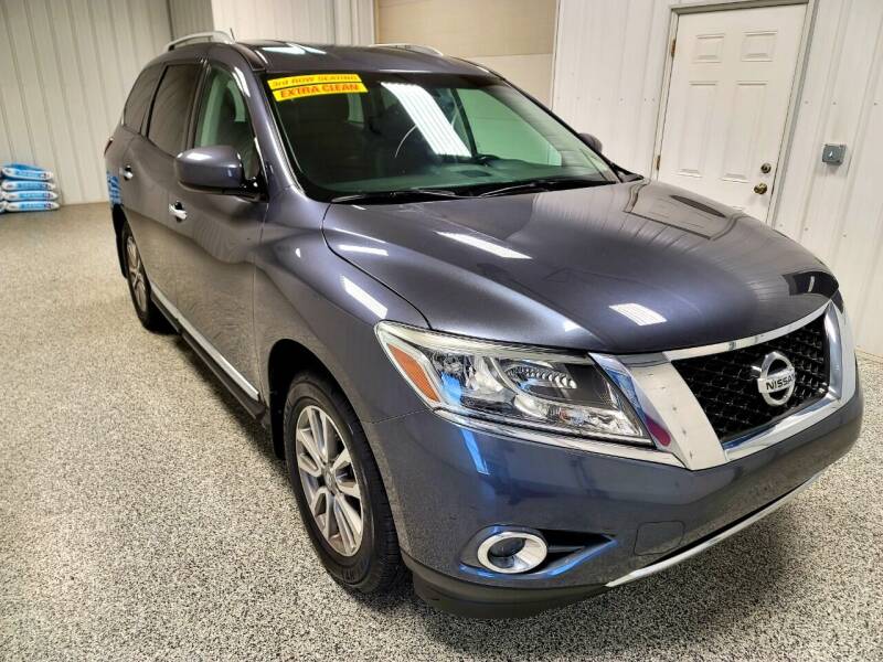2013 Nissan Pathfinder for sale at LaFleur Auto Sales in North Sioux City SD